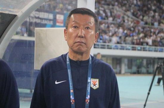 小在女人里动漫网站