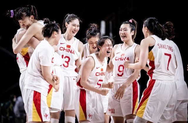 打屁股chinesespank打屁股女贝网
